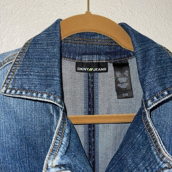 🌻 DKNY Denim Jacket. Size XS - Picture 4 of 4